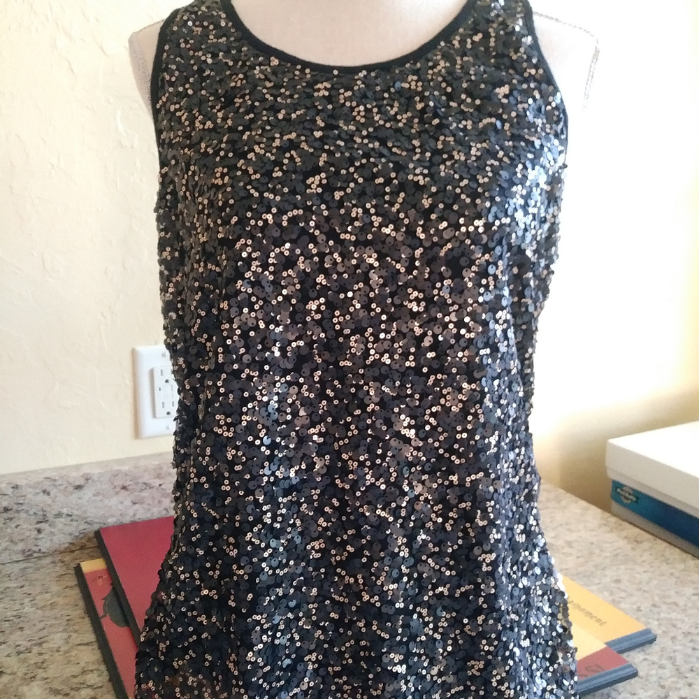 ** NWT Zashi Top w/Black & Gold Sequin Paillettes